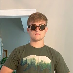 Meet your Posher, Charlie